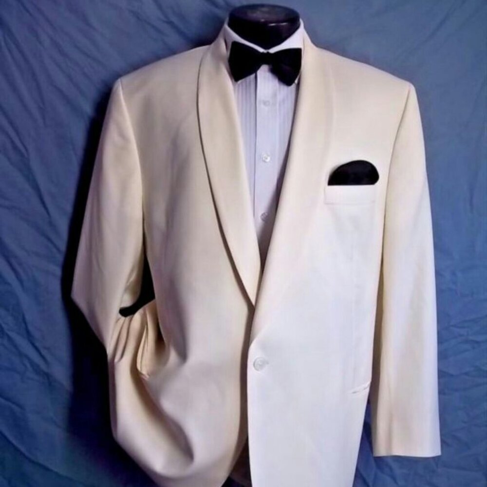 Off White Dinner Jacket 48L